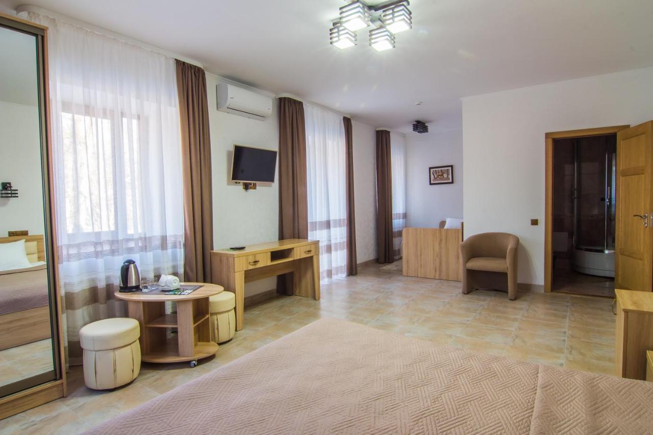 Мисливець В Комплексі "Сокіл" Otel Susk Dış mekan fotoğraf